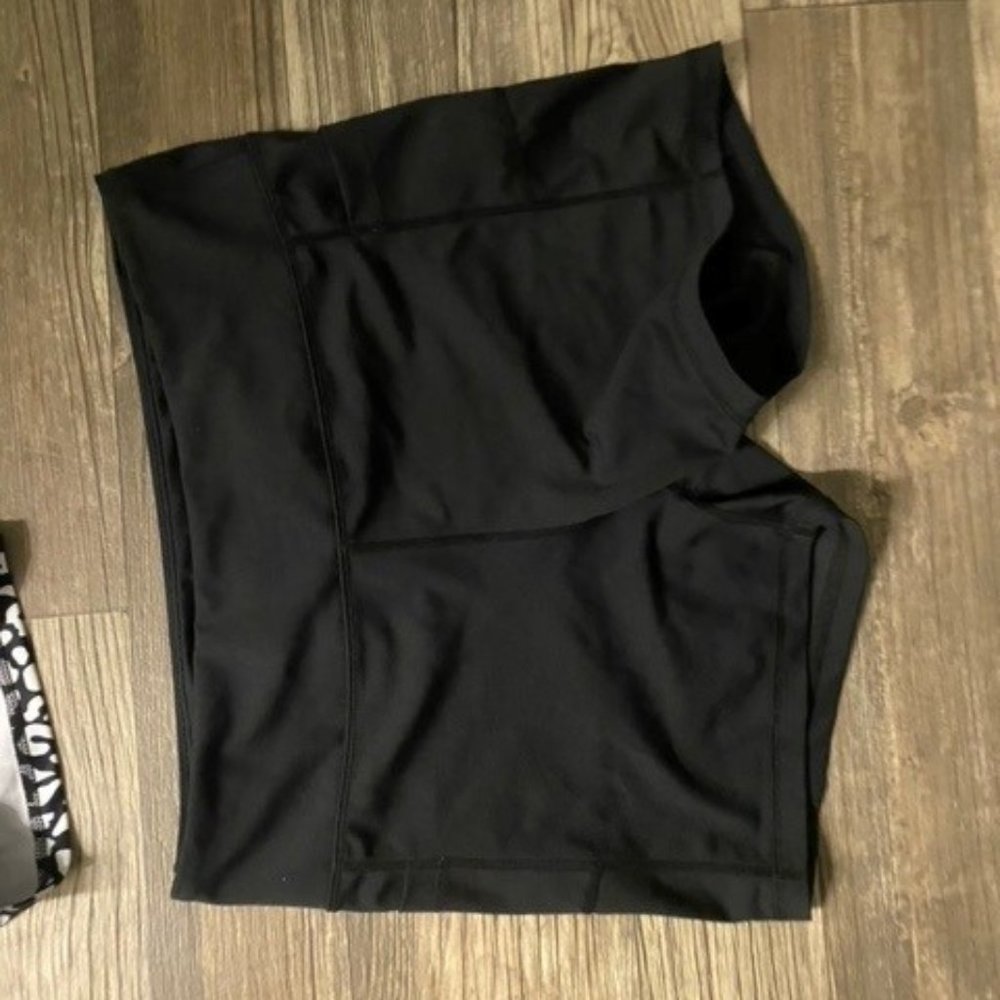 Zyia Light N Tight Pocket Shorts